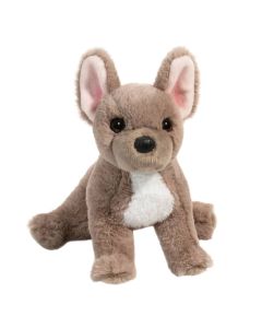 Kuscheltier-Französische-Bulldogge Gabbie von Douglas Cuddle Toys in sitzender Körperhaltung. Das Plüschfell ist lilagrau mit einer weißen Brust und rosa abgesetzten Innenohren.