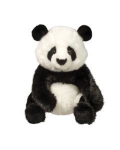 Kuscheltier Panda-Bär mit schwarz-weißem Plüschfell in sitzender Pose.