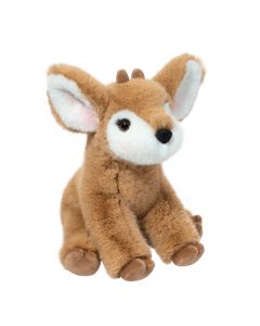 Kuscheltier Rehkitz Fernie von Douglas Cuddle Toys mit hellbraunem Plüschfell und weißer Färbung im Gesicht und Ohren, sitzende Pose.